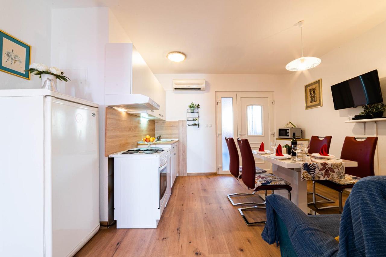 Apartment Milica Rab Town Extérieur photo